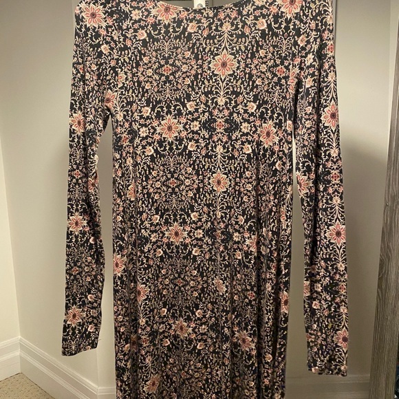 Garage Dress - Picture 3 of 3